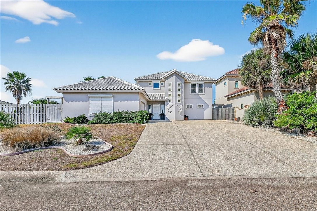 325 & 317 Mustang Blvd — photo