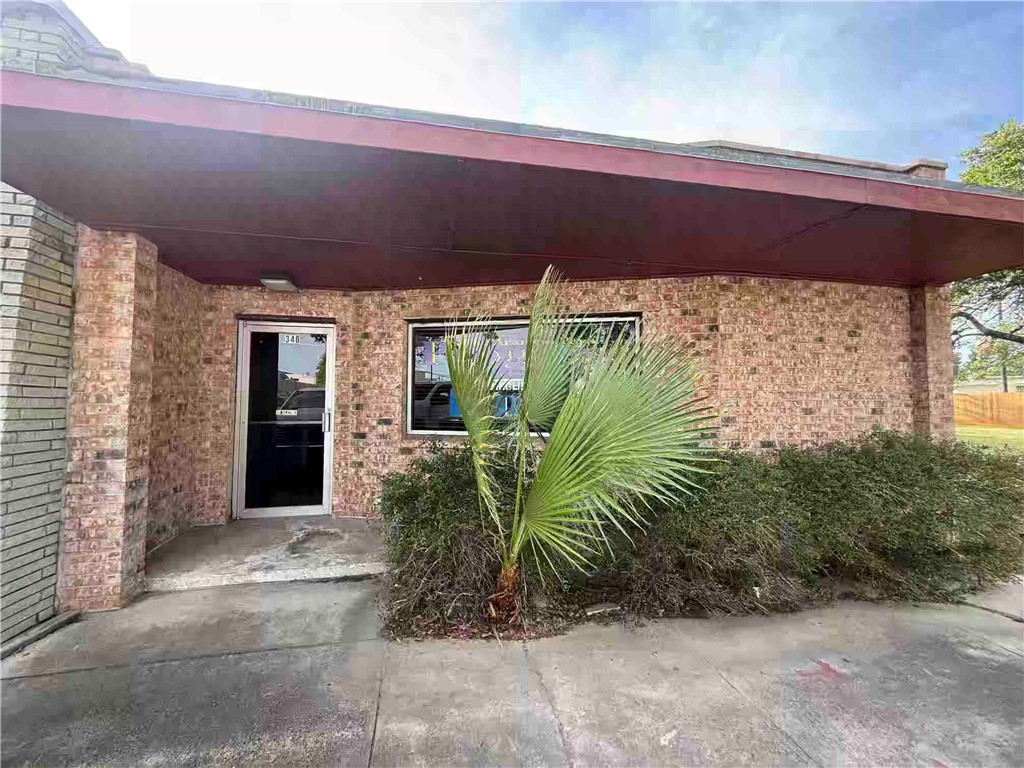 346 S Houston St — photo