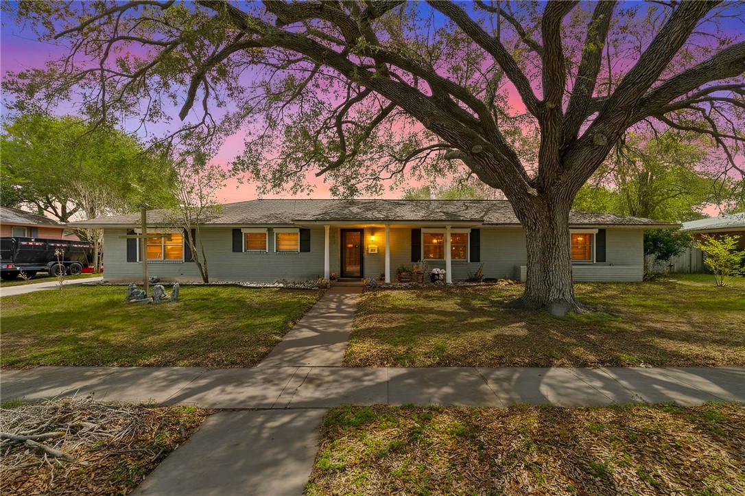 517 Catalina Pl — photo