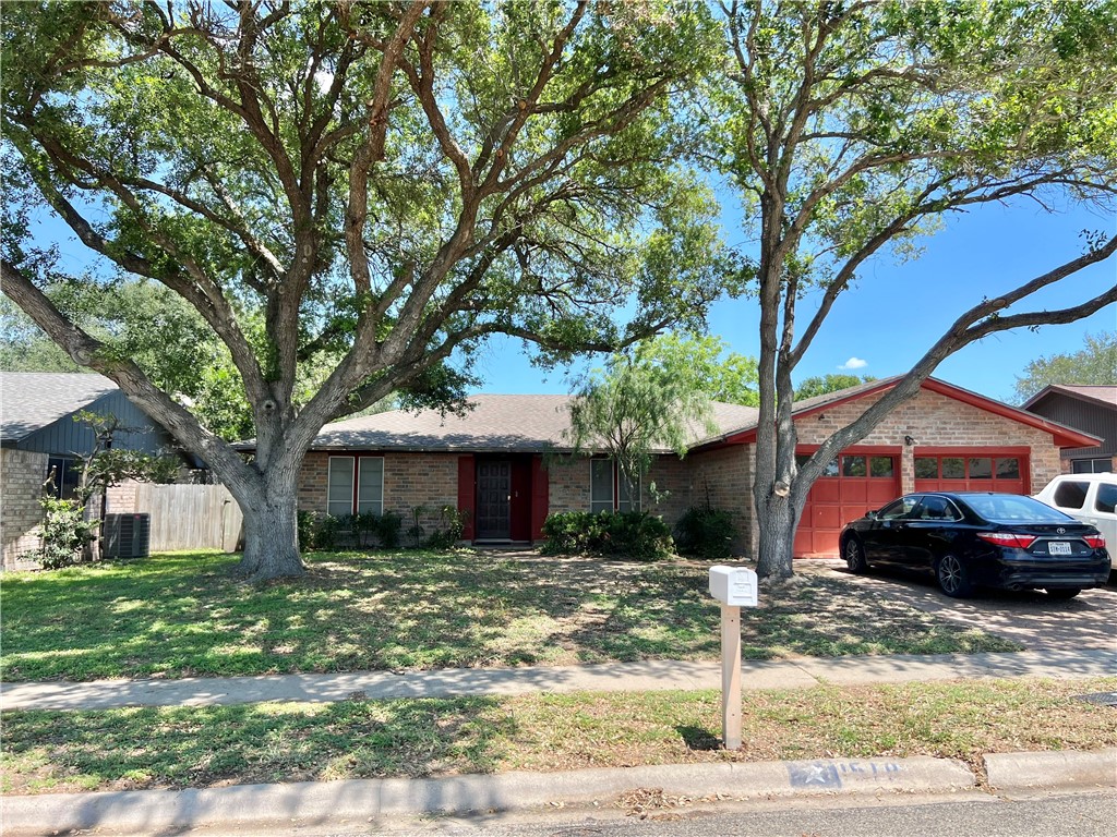 1518 W Waterview St — photo