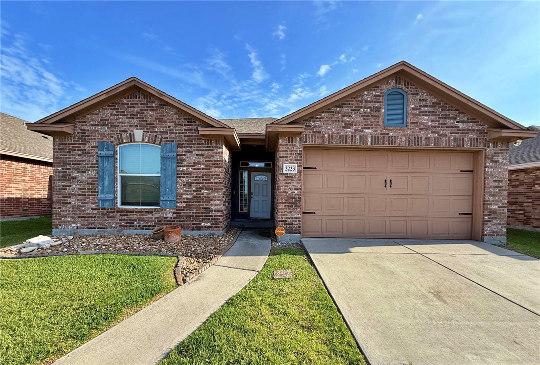 2223 Mangrove Dr — photo