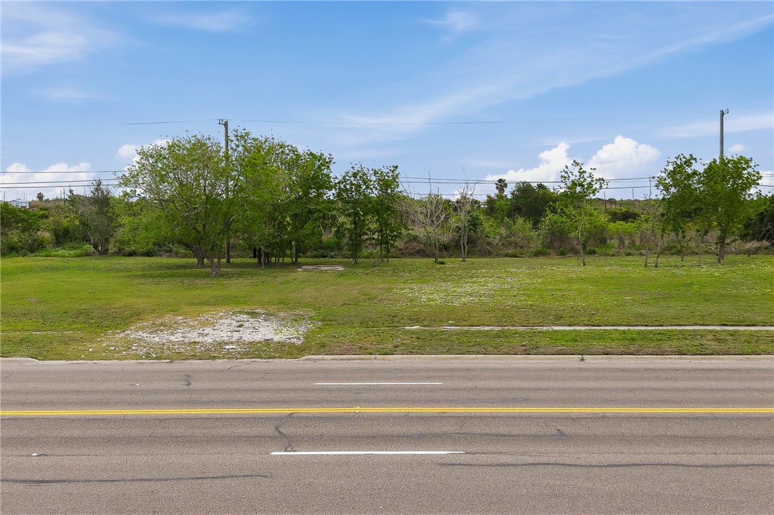 351 N Commercial St — photo