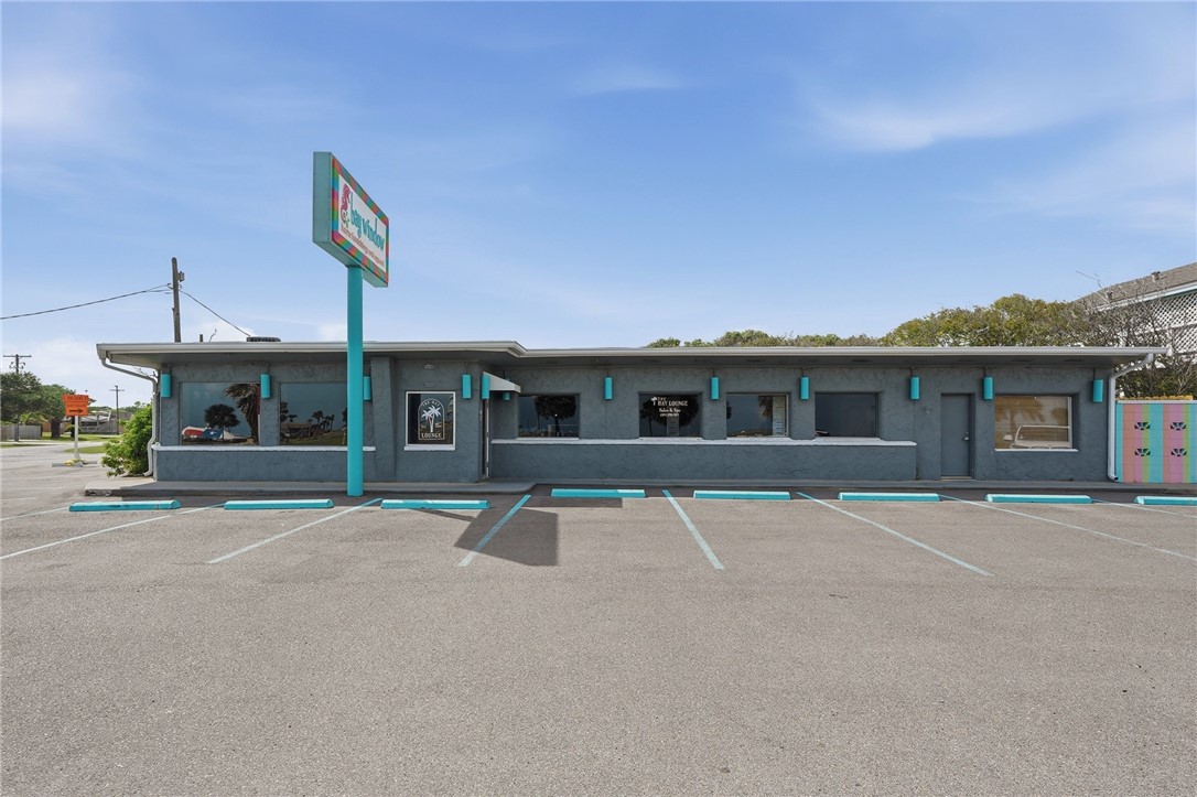 701 Hwy 35 N — photo