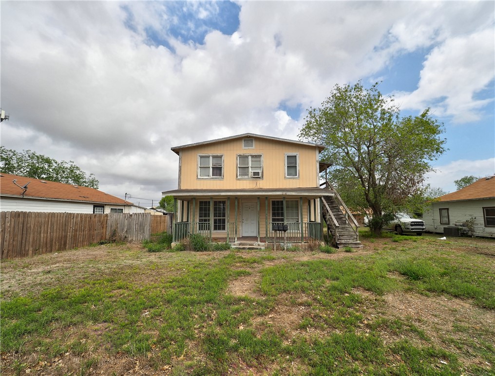 1106 E Huisache Ave — photo