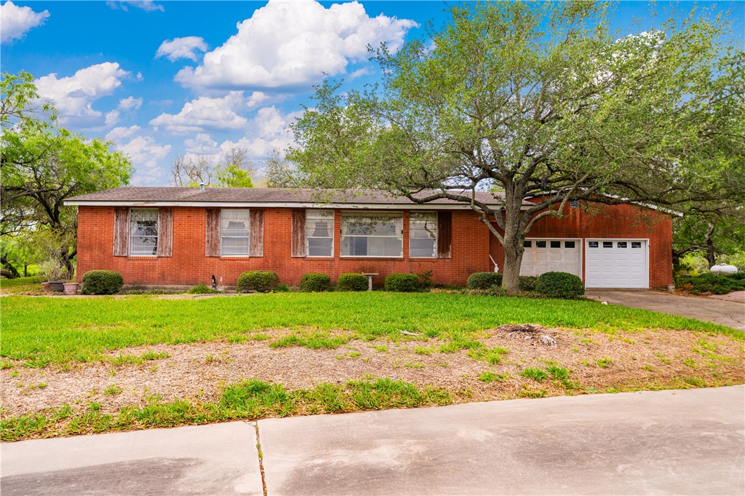 301 E FM 1118 — photo