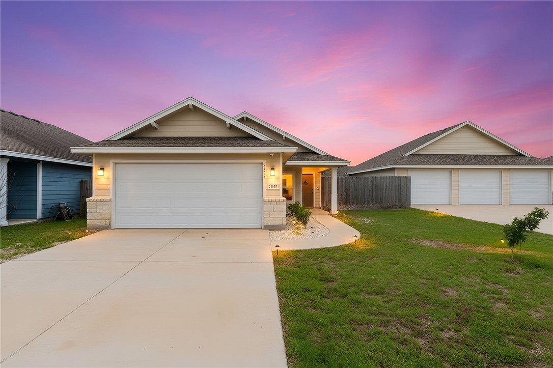 1533 Oak Hill Dr — photo
