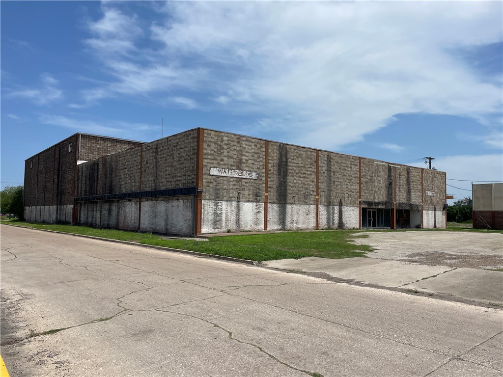 200 E Kenedy Ave — photo