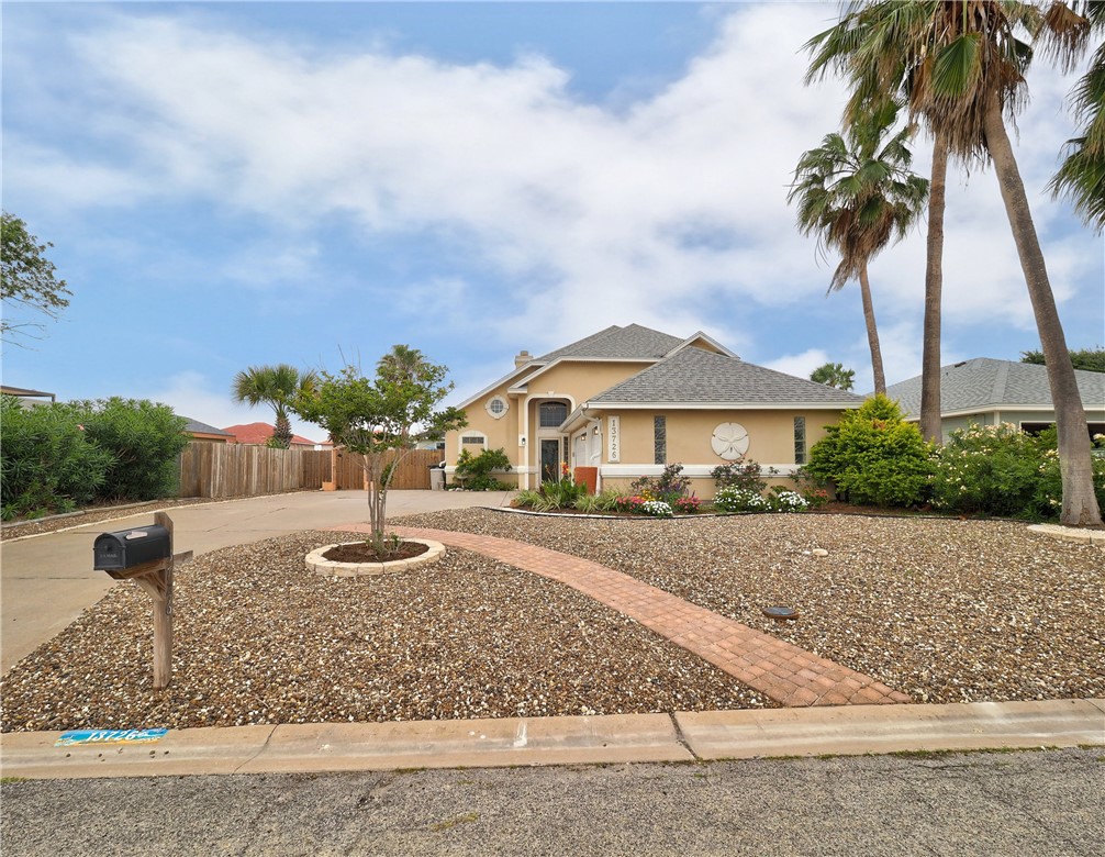 13726 Eaglesnest Bay Dr — photo
