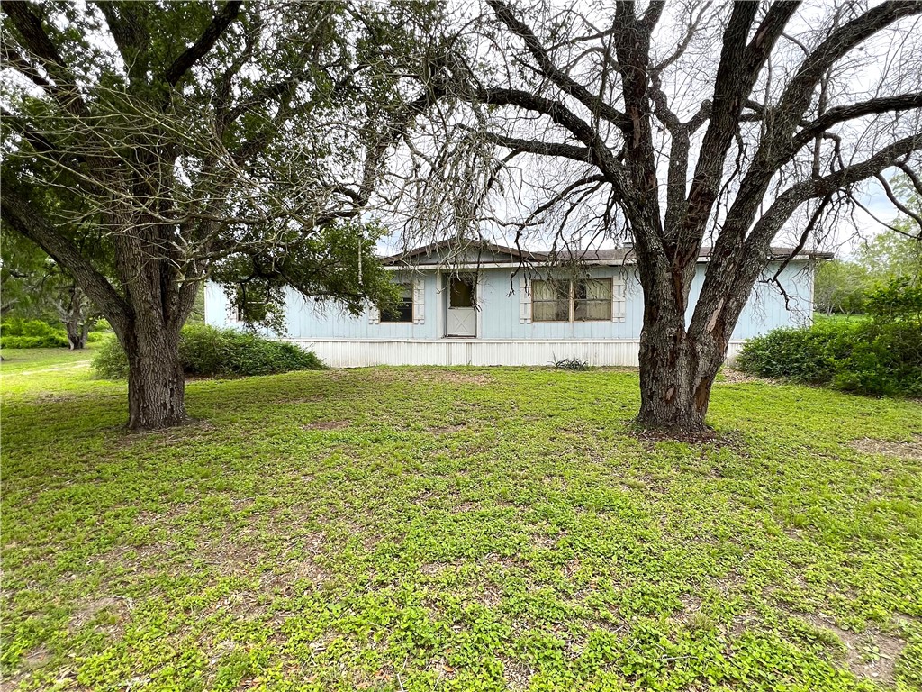 107 Lago Dr — photo