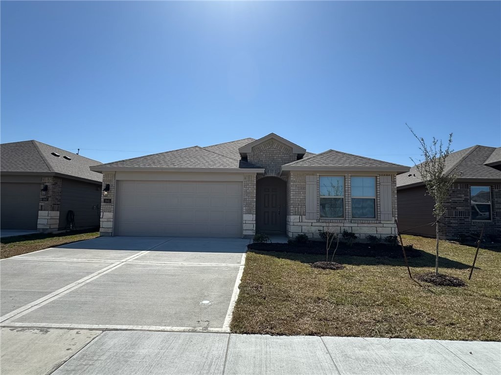 1645 Pleasant Dr — photo