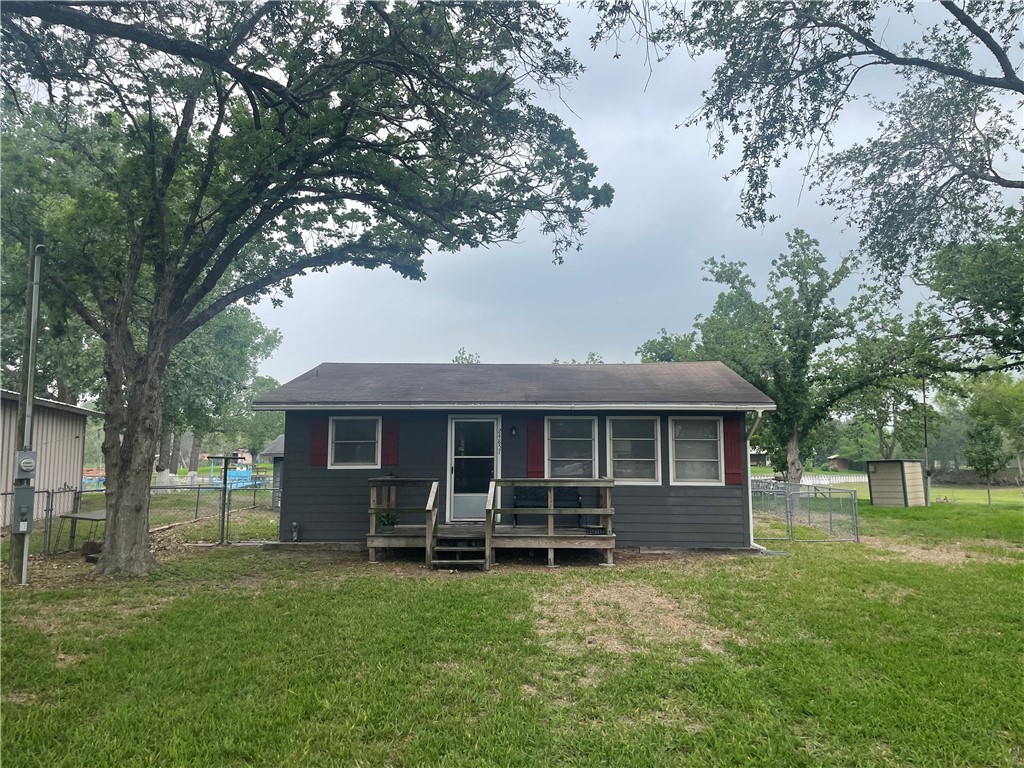 24857 Lakeview (CR 360) — photo