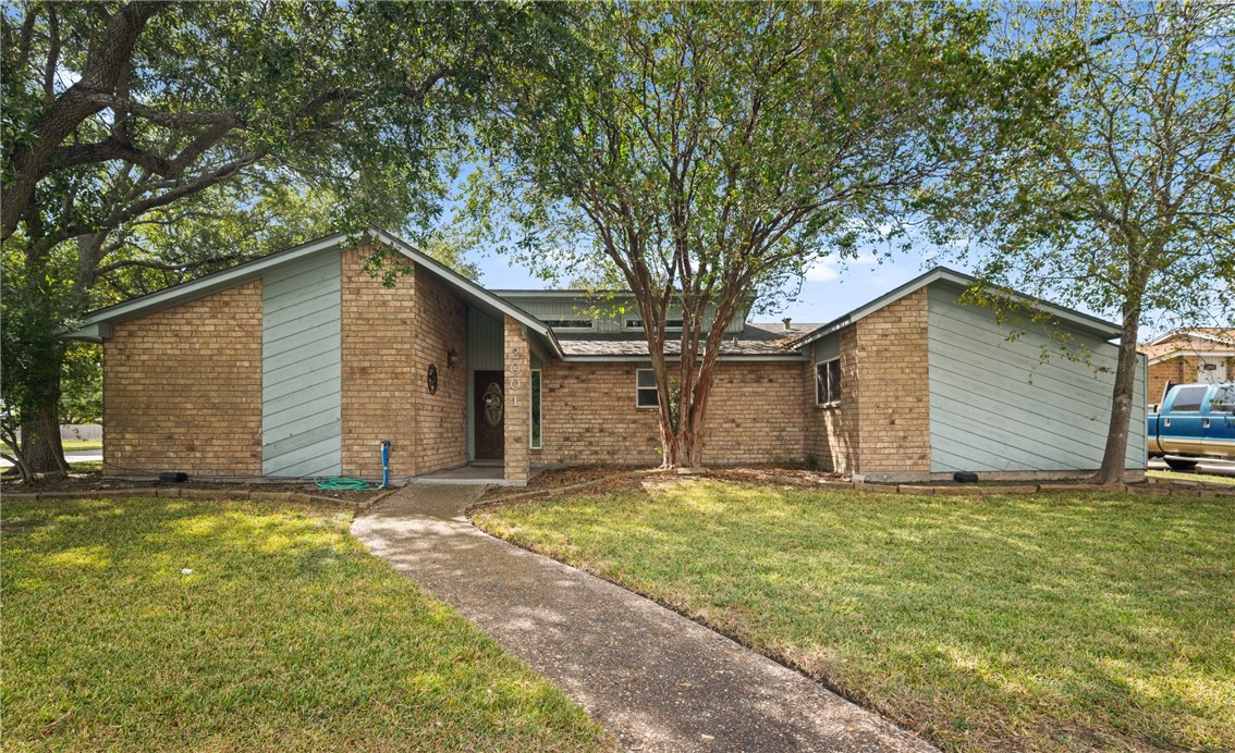 2001 Pecan Dr — photo