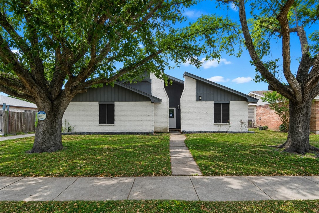 5713 Crest Pebble Dr — photo