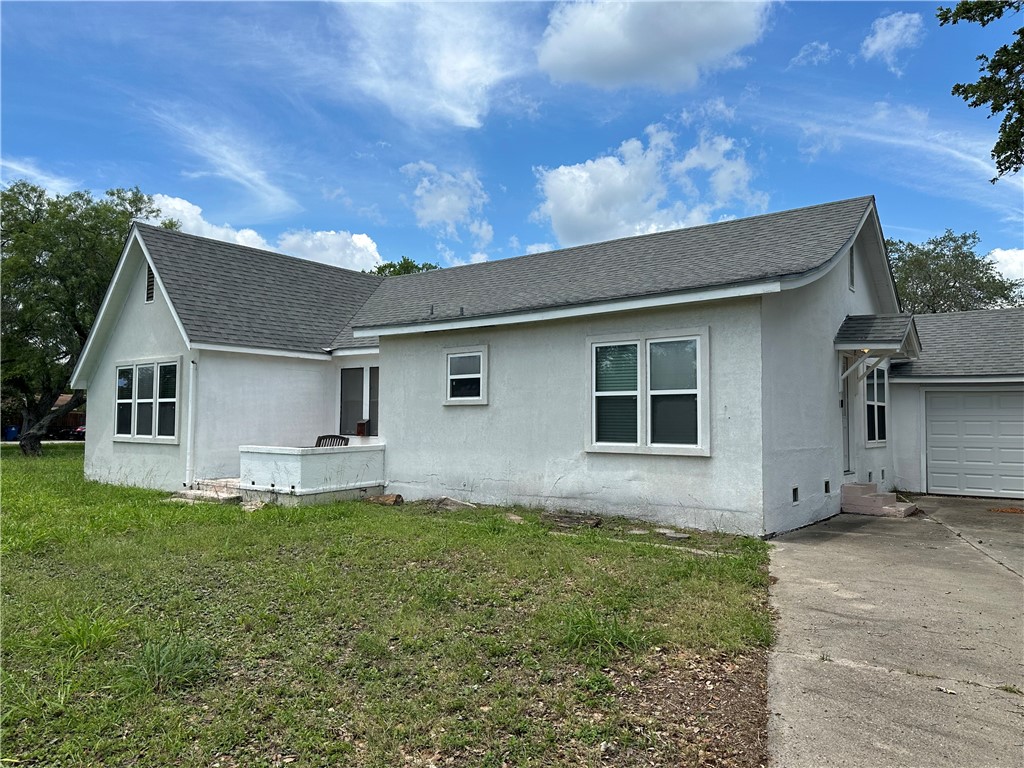 1005 E Fulton St — photo