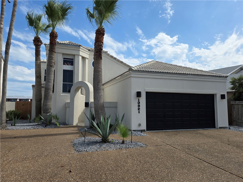 13921 Dasmarinas Dr — photo