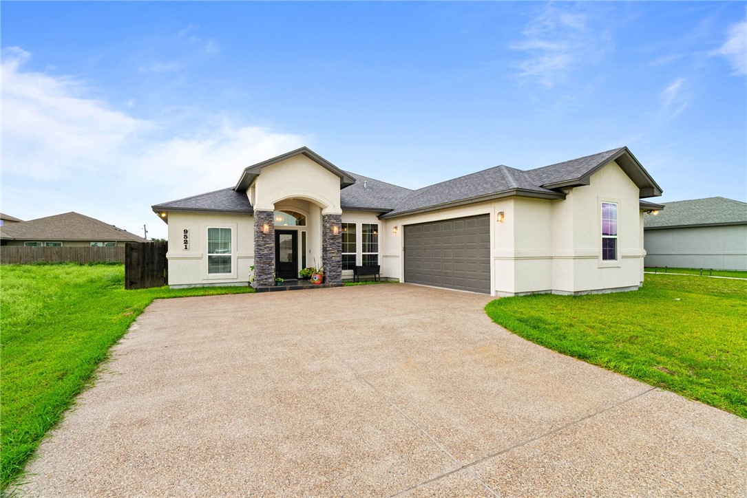 9521 Royal Oak Dr — photo