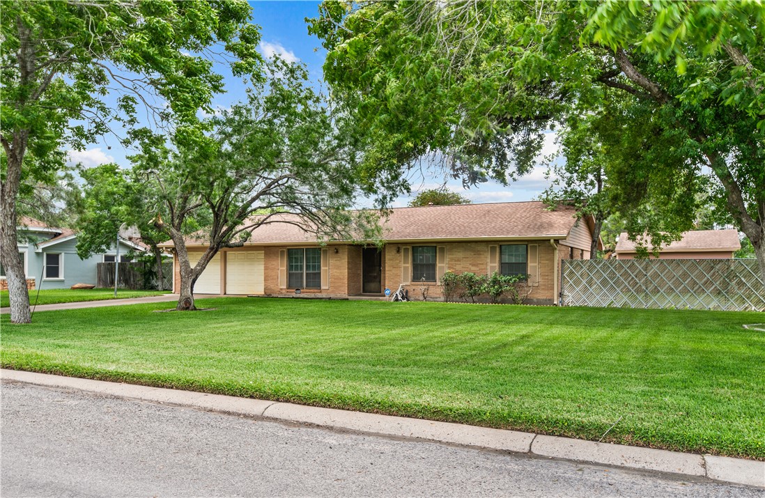 1333 Rose Dr — photo