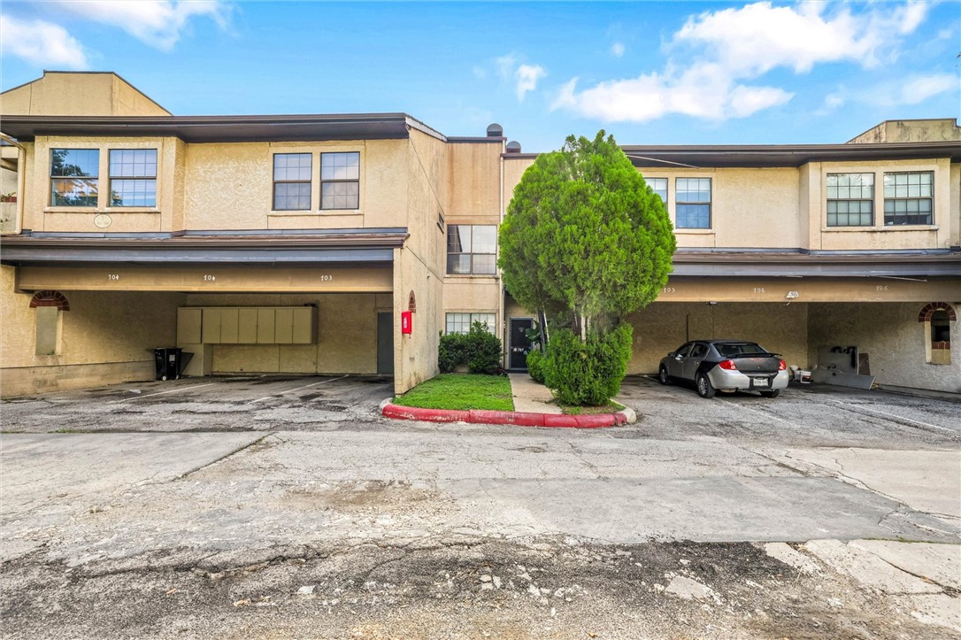 6100 Woodlake Pkwy 706 — photo