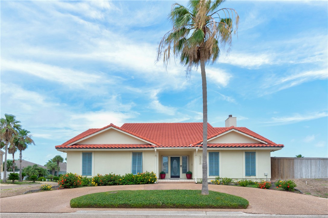 305 Marina Dr — photo