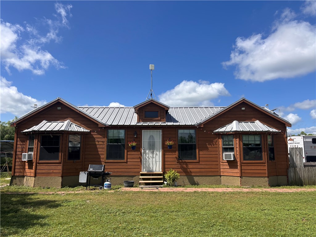 6995 County Road 12 — photo