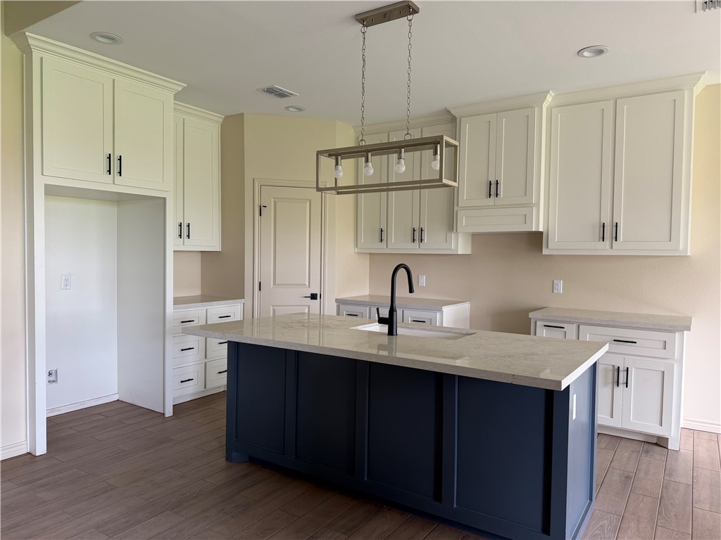 Home in Alice, TX 78332 — photo 2