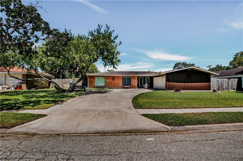 506 Greenway Dr — photo