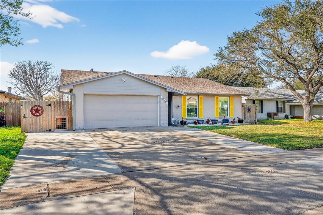 1749 Dawn Breeze Dr — photo
