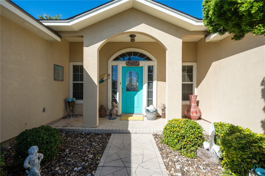 124 Sea View Dr — photo