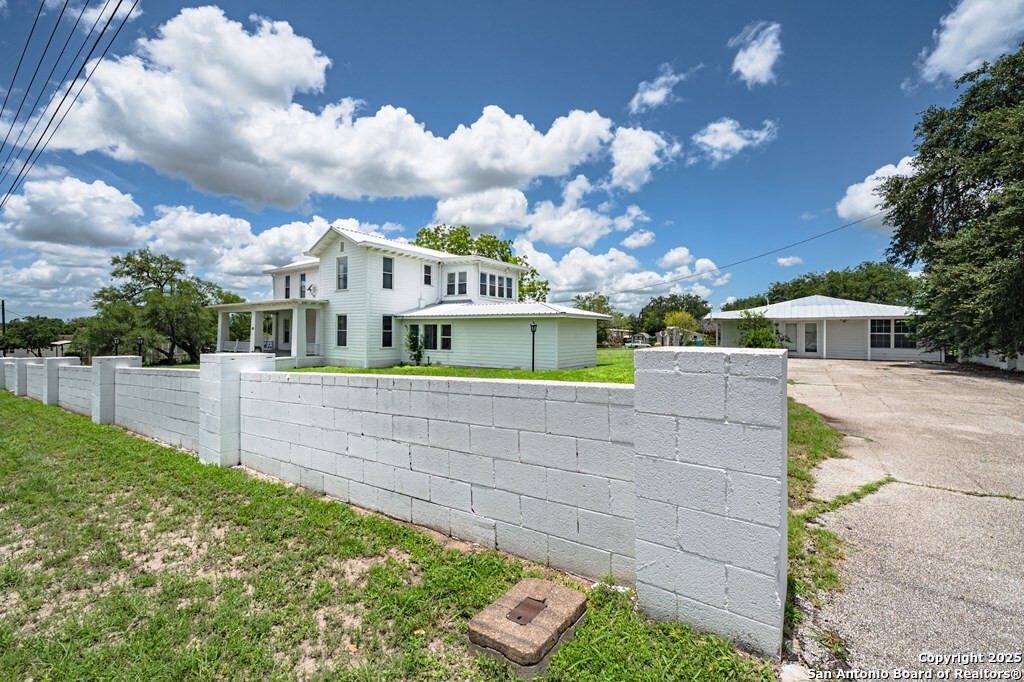 519 FM 623 E — photo