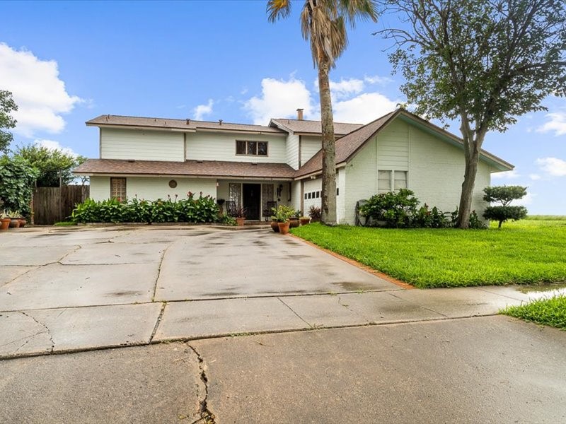 105 Shorecliff Dr — photo