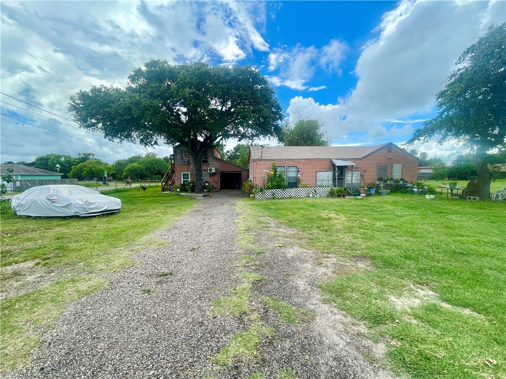 810 Military Dr — photo