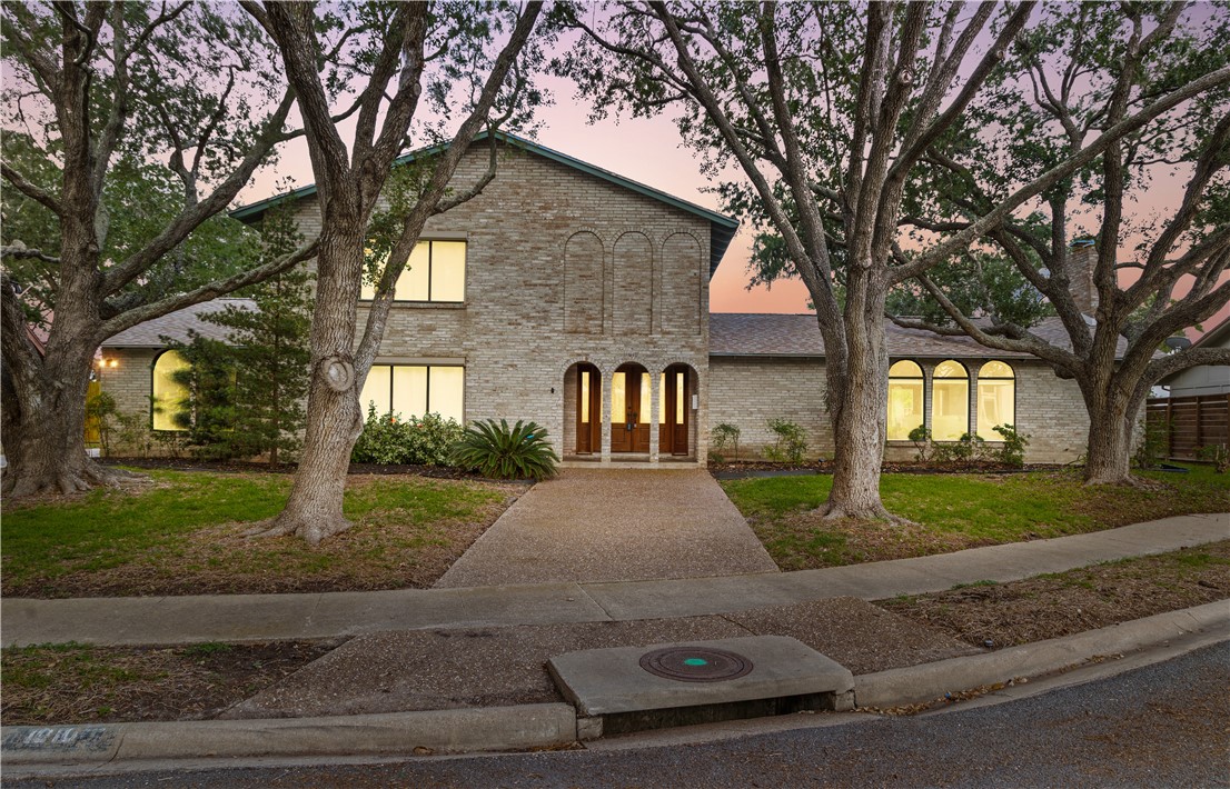 1010 Karnak Dr — photo