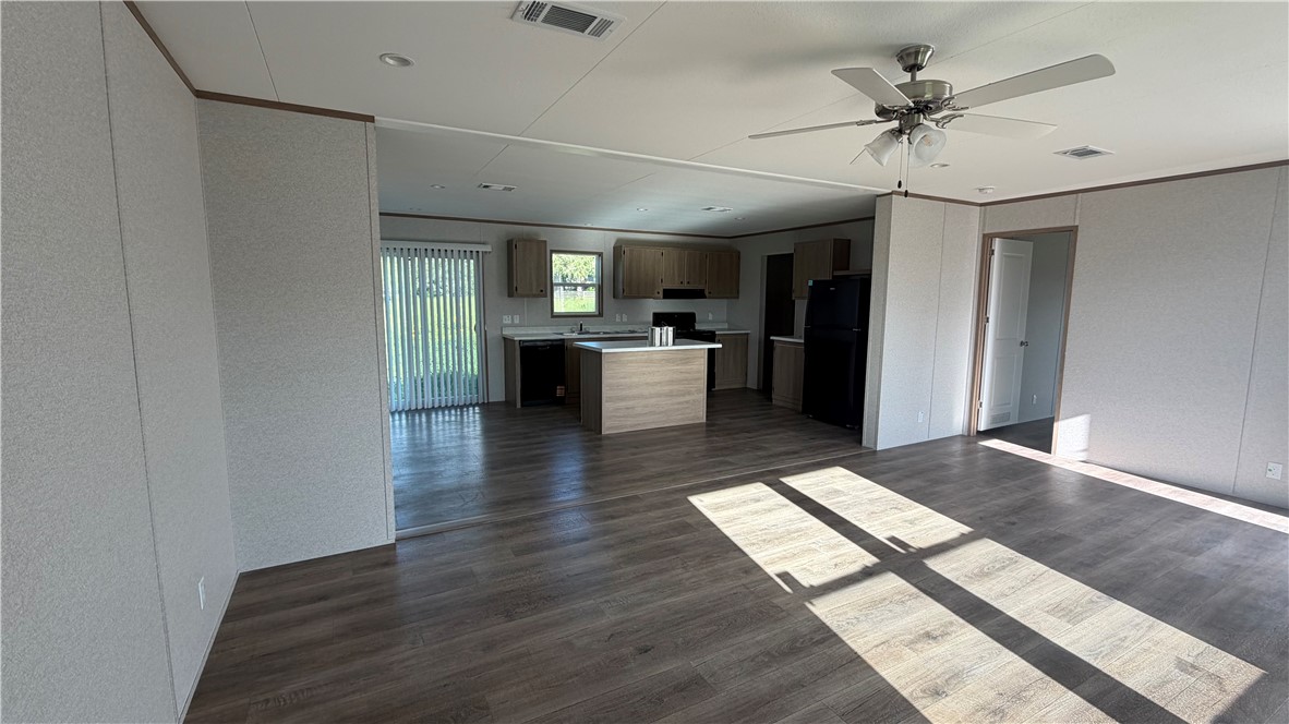 114 Mark Allen, Mathis, TX 78368 — photo 3