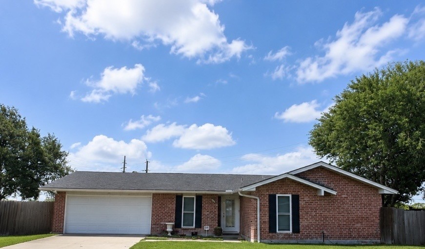 1706 Dawn Breeze Dr — photo