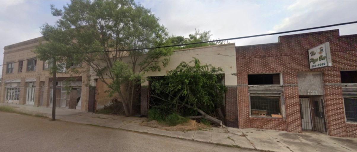 107 E Main St — photo