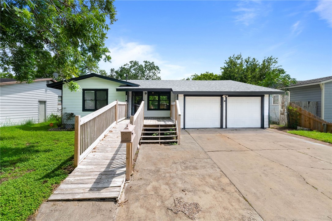 3929 Bradford Dr — photo