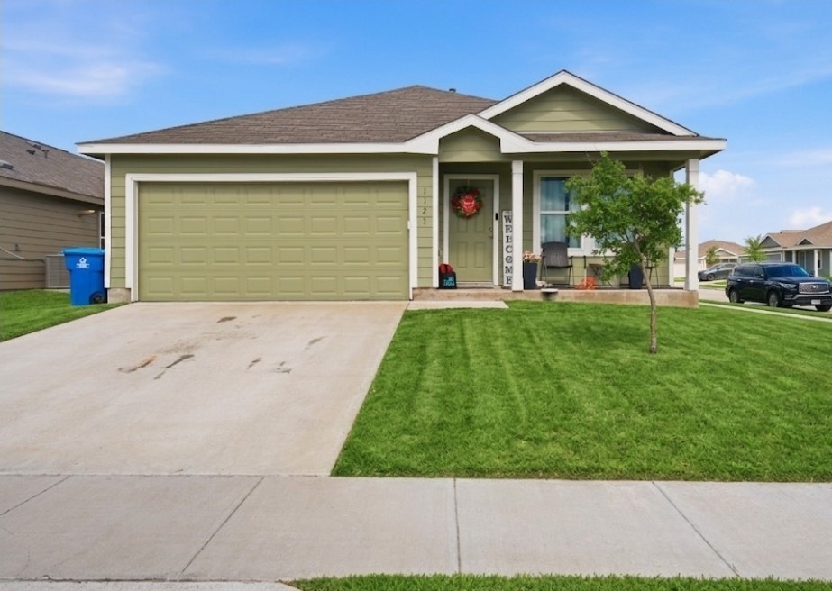 1123 Demeter Dr — photo