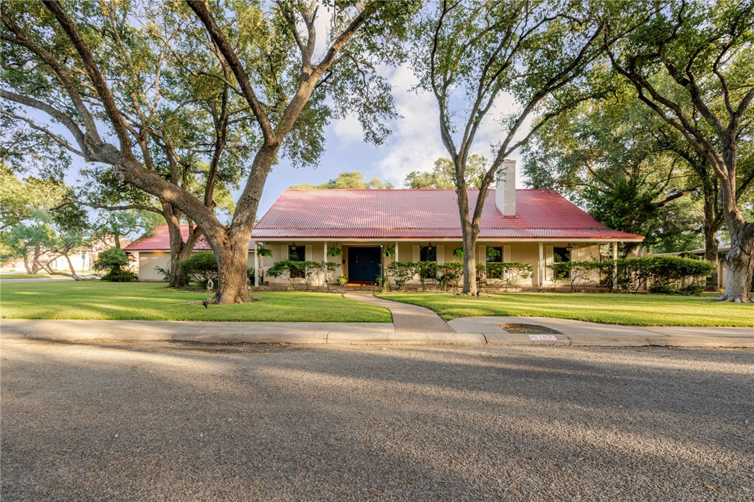 1820 Clare Dr — photo
