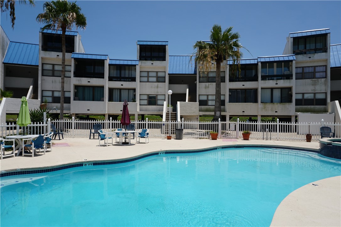 14401 Commodores Dr 103 — photo