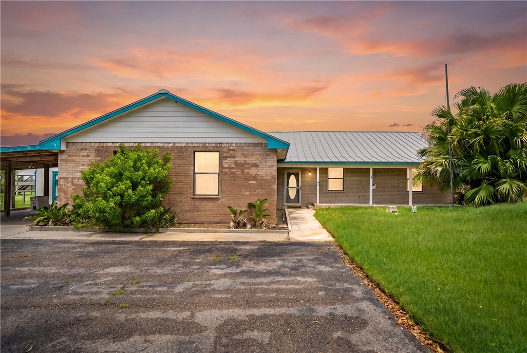 4931 FM 1781 — photo