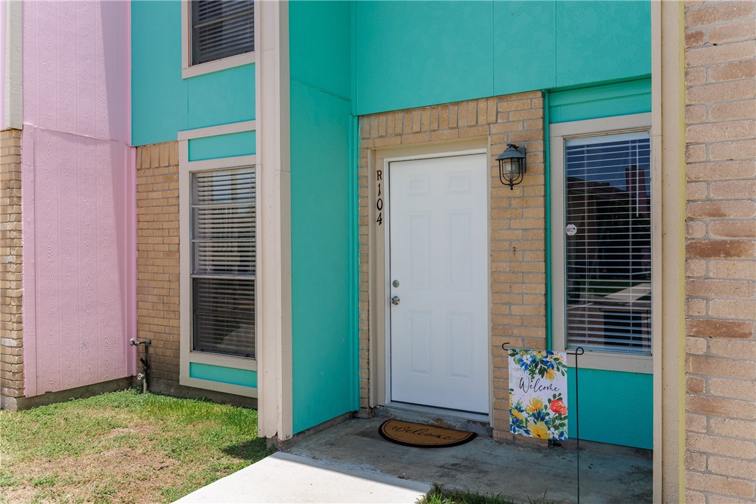 6702 Everhart R104 — photo