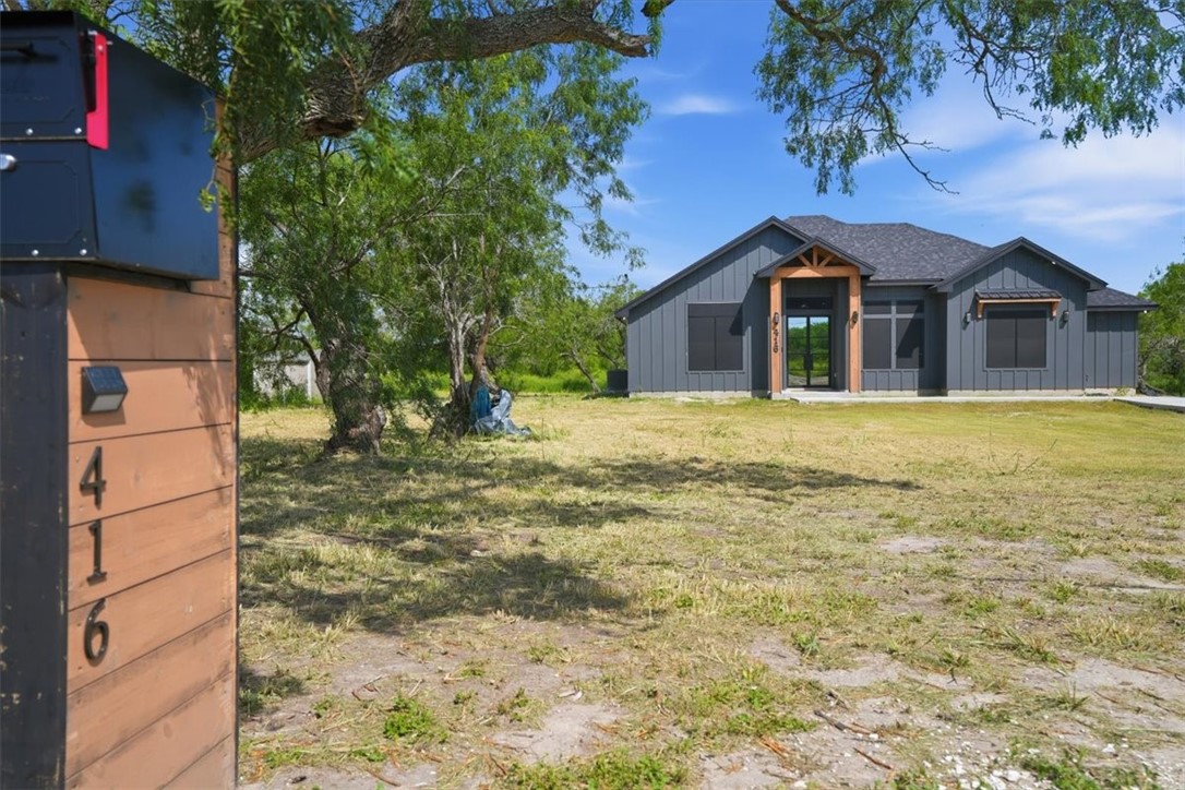 416 Stephens Loop — photo