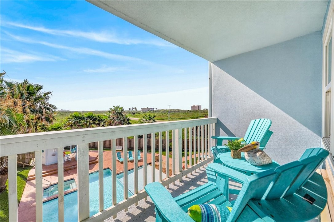 407 Beach Ave 131 — photo