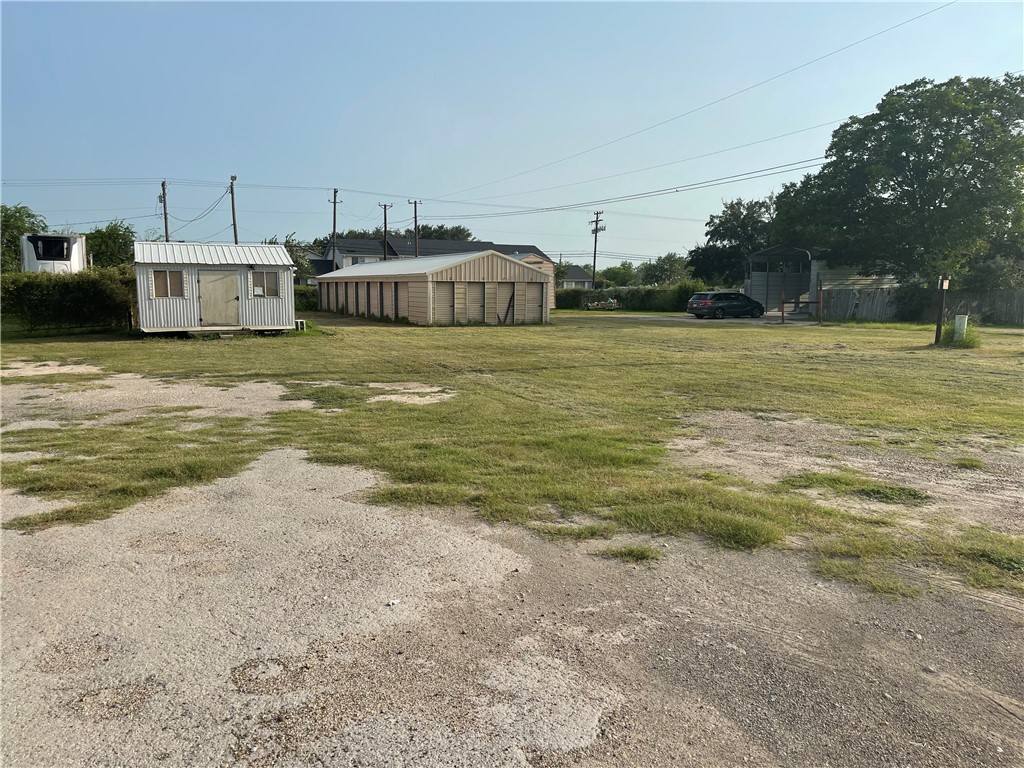 1320 S Hwy 281 Bus (Taylor — photo