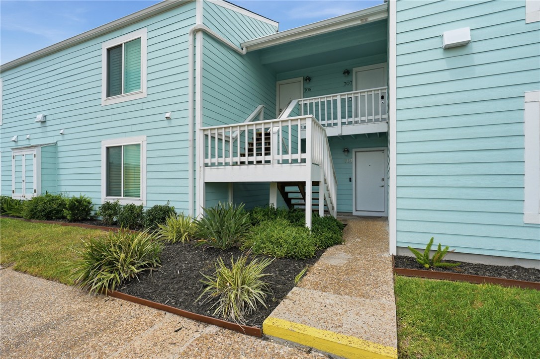 708 Lauderdale Dr 708 — photo