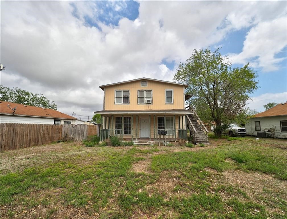 1106 E Huisache Ave — photo