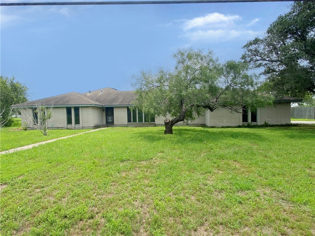 339 Princess Dr — photo