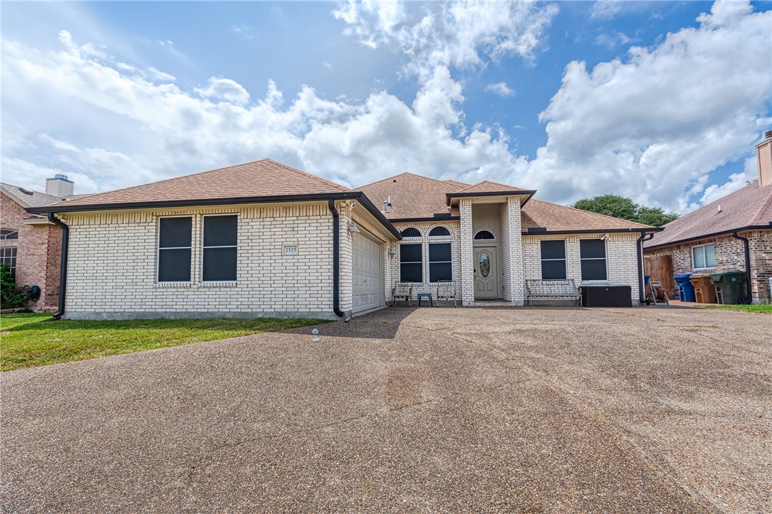 2525 Twine Dr — photo