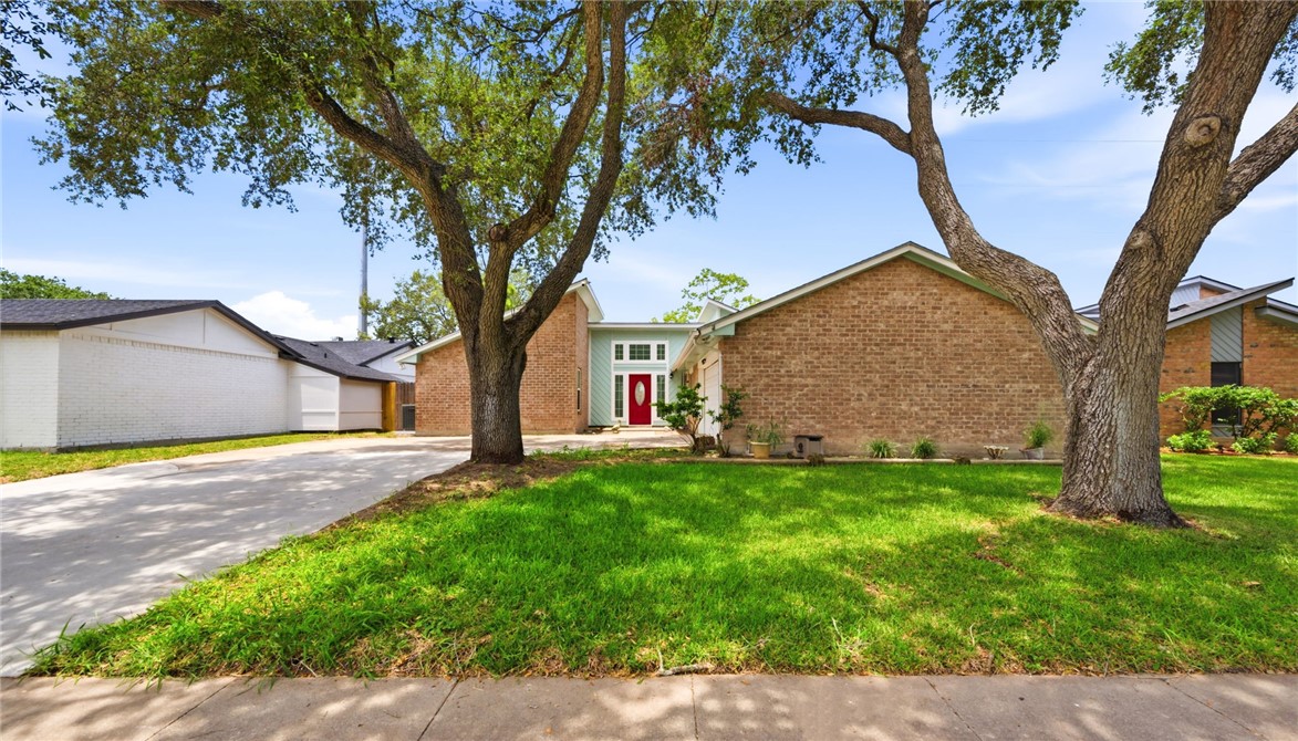 2409 Still Brook Dr — photo