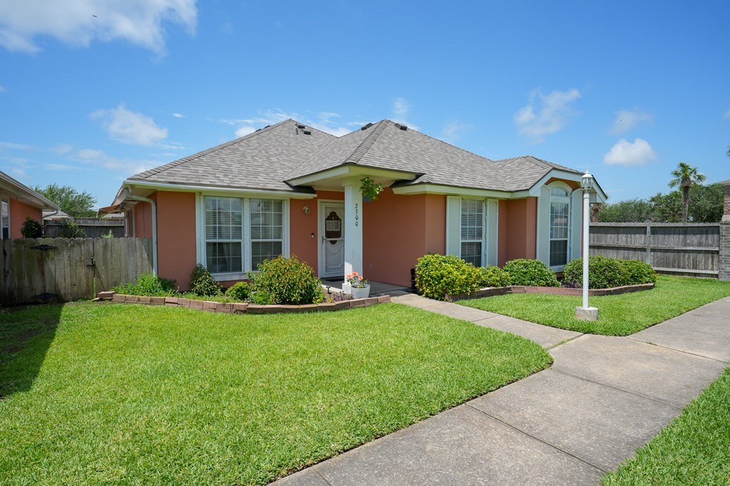 2300 Naples Dr — photo
